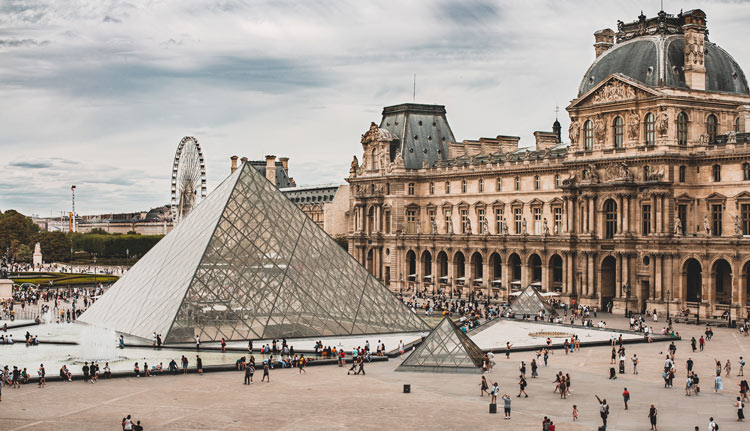 Louvre Paris: Landmarks in Europe